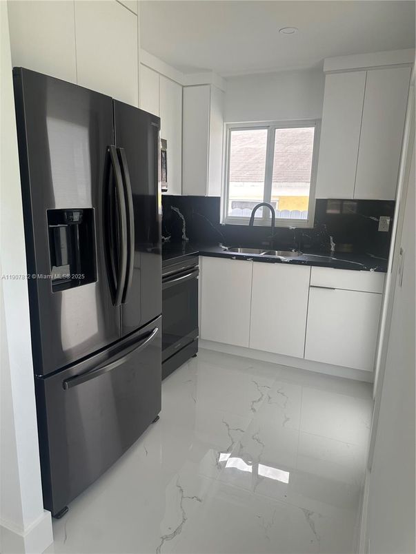 Interior, Kitchen, Marble, Marble Walls, Recessed Lighting