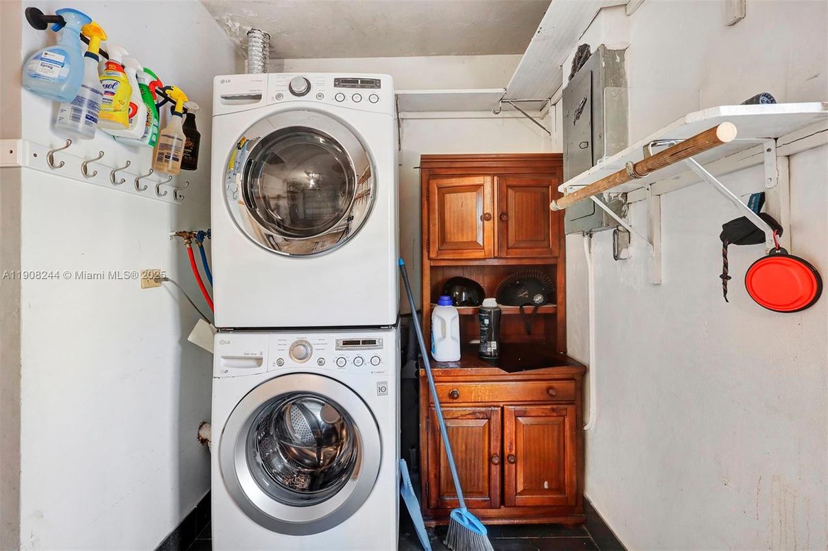 Interior, Utility Closets, Washer