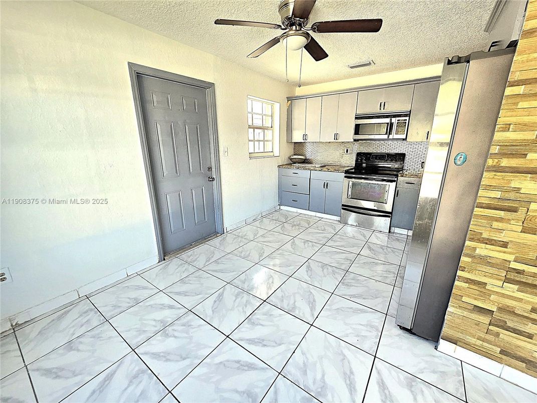 Interior, Kitchen, Marble, Stainless Steel Appliances