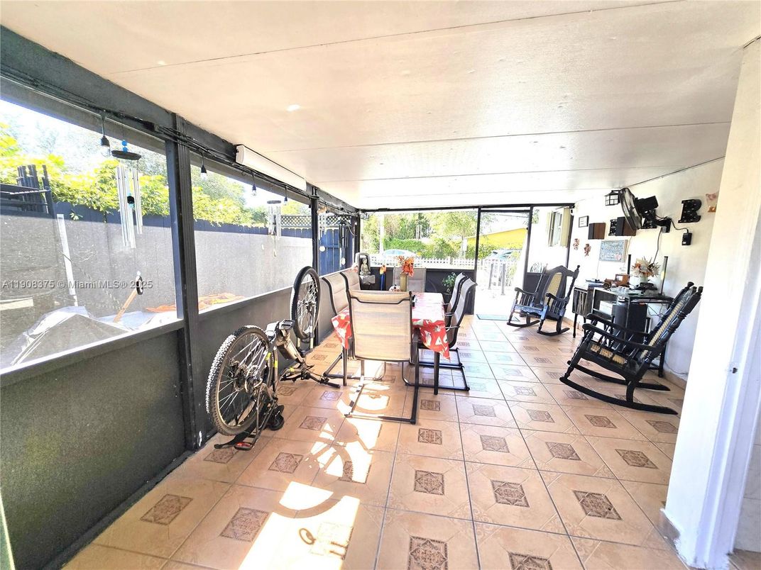 Fitness Equipment, Interior, Recessed Lighting, Sun Room