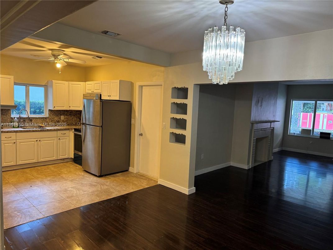 Chandelier, Interior, Kitchen, Wood Texture Flooring