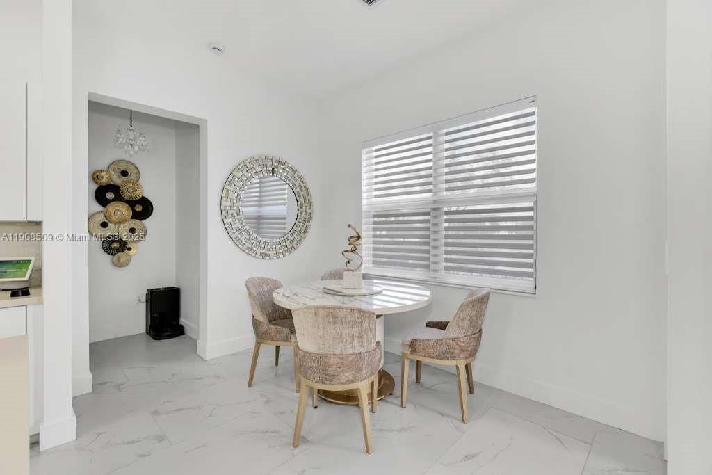 Dining room, Interior, Marble