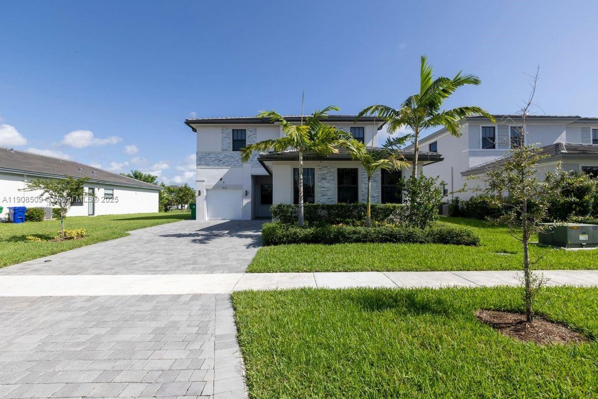 Attached, Backyard, Exterior, Facade, Mediterranean