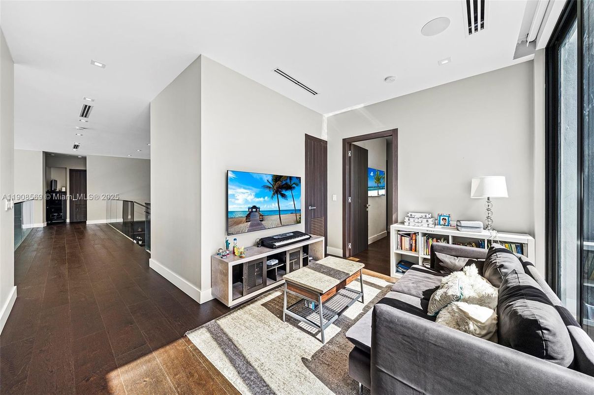 Interior, Living room, Recessed Lighting, Water, Wood Texture Flooring