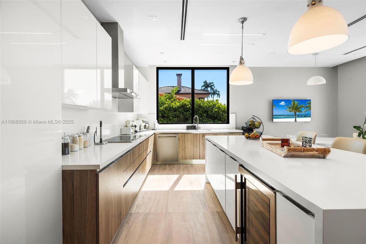 Interior, Kitchen, Pendant Lights, Recessed Lighting, Wood Texture Flooring