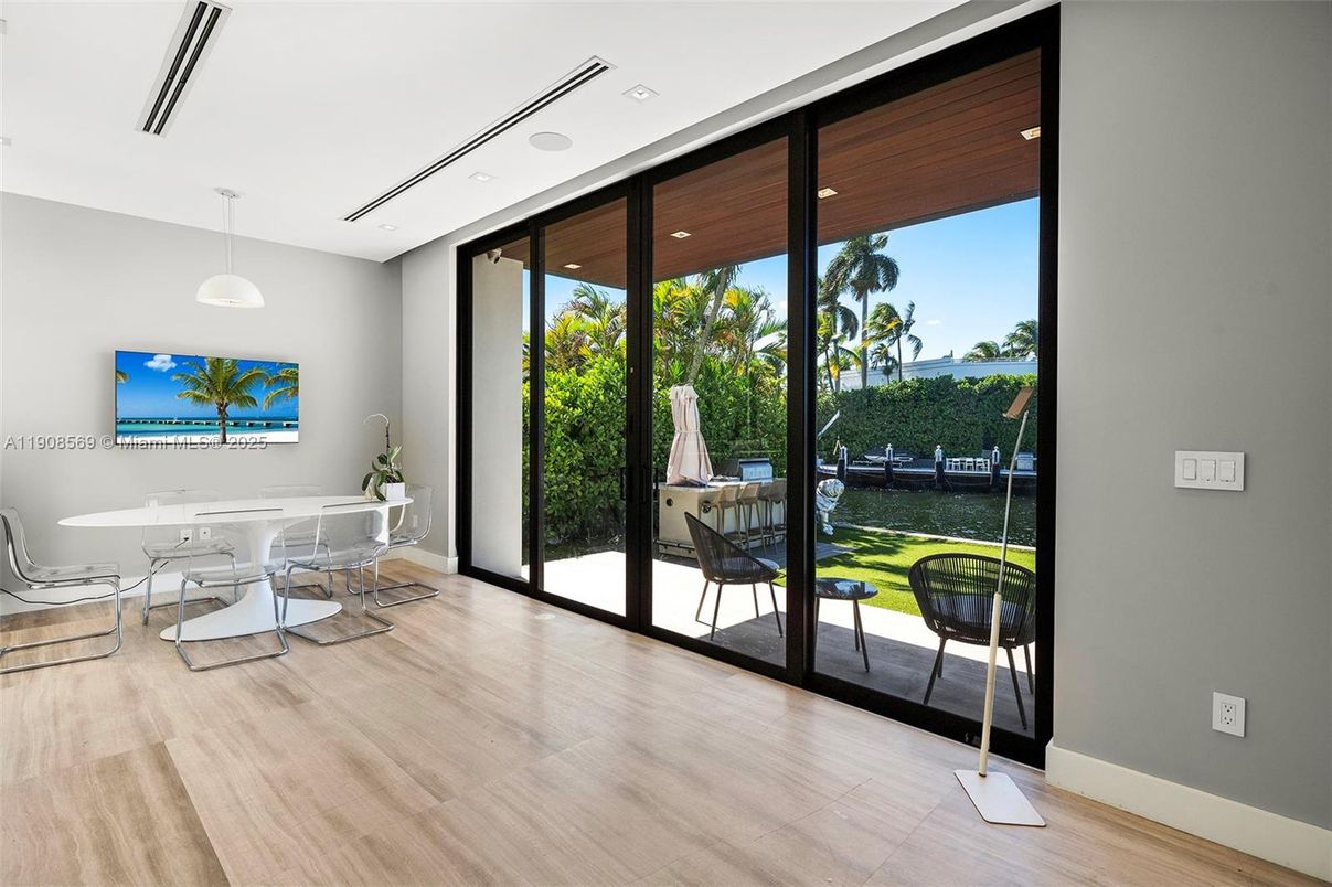 Dining room, Interior, Pendant Lights, Recessed Lighting, Wood Texture Flooring