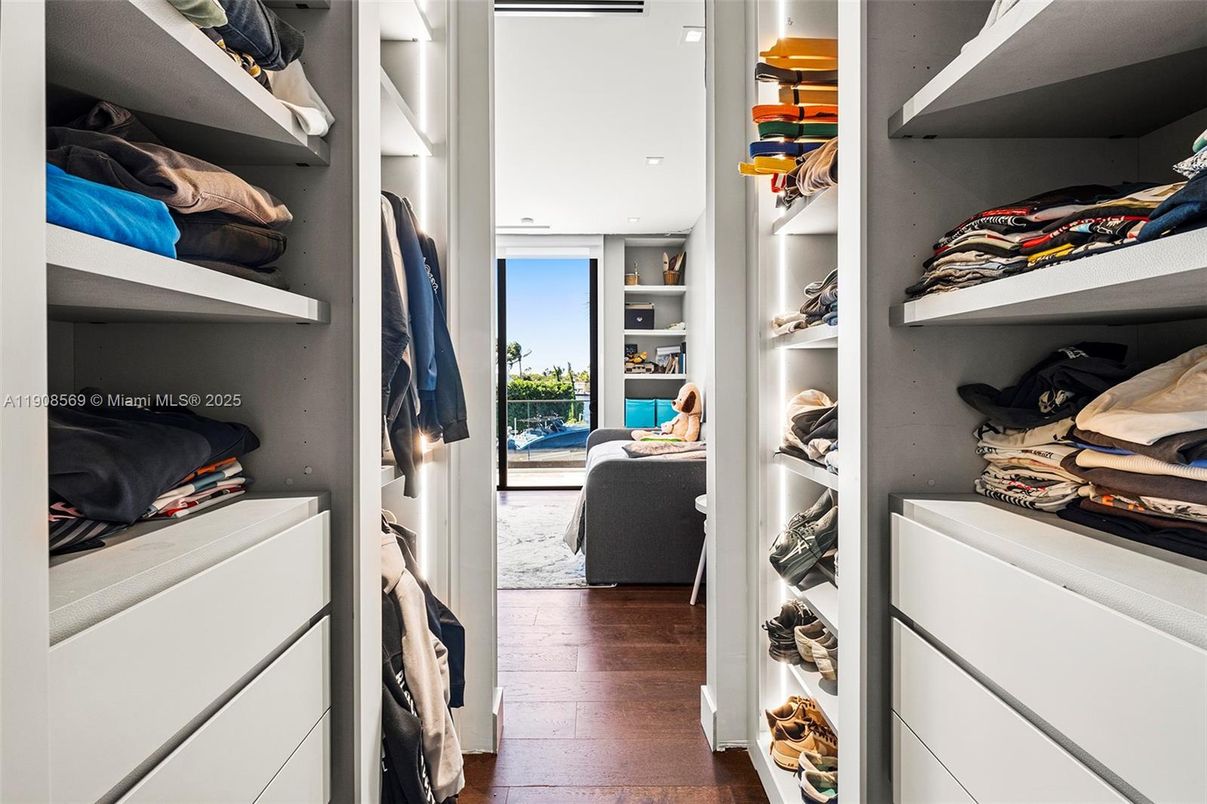 Interior, Recessed Lighting, Walk-in Closets, Wood Texture Flooring