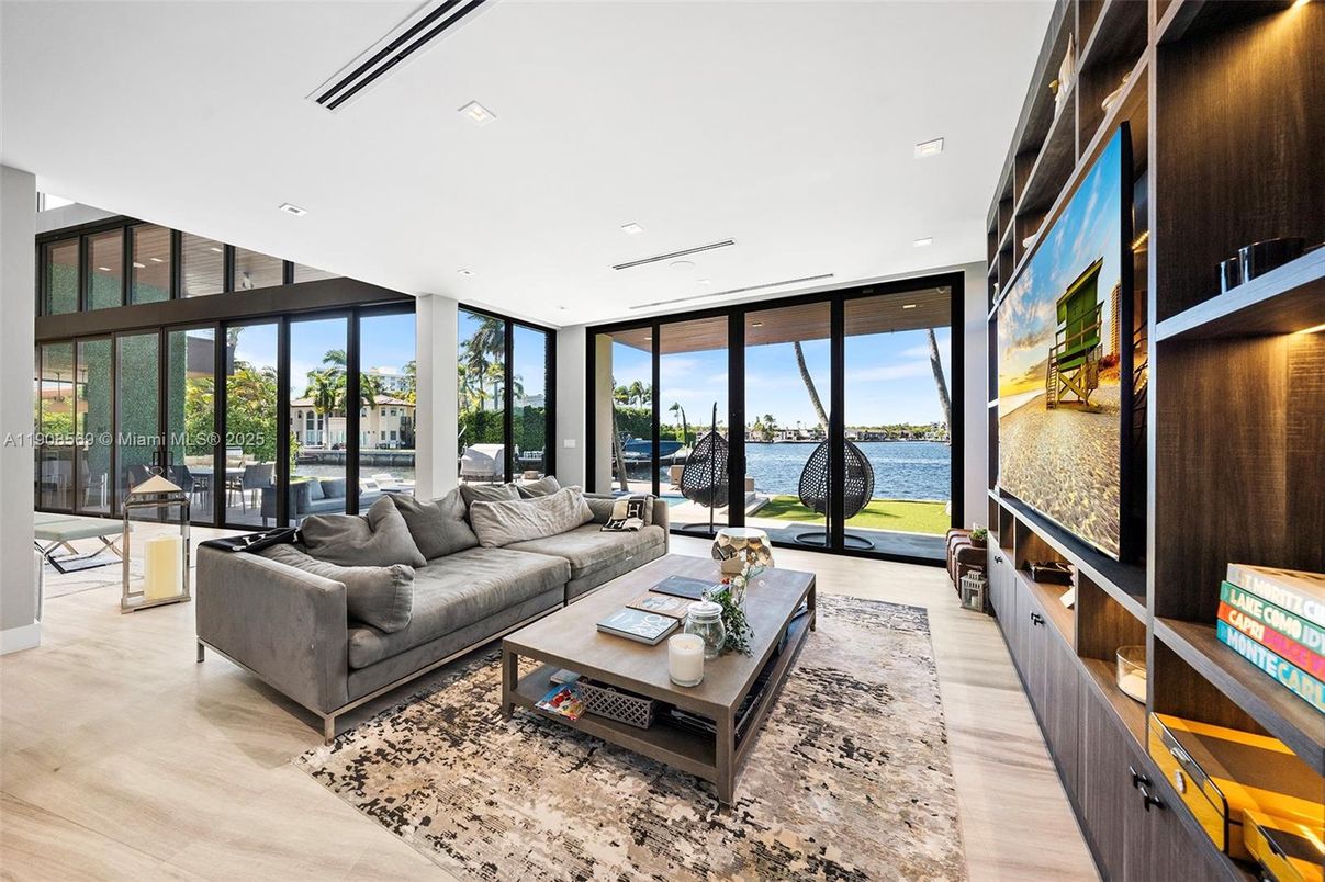 Interior, Living room, Recessed Lighting, Water, Wood Texture Flooring