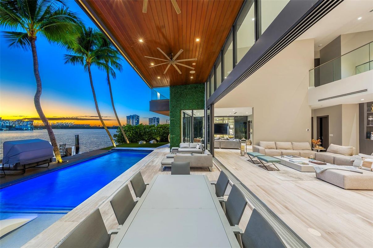 Exterior, Pool, Recessed Lighting, Water