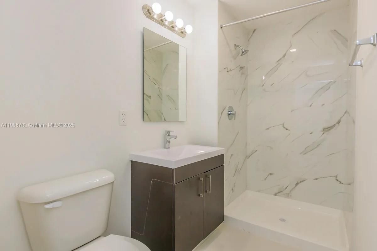Bathroom, Interior, Marble Walls