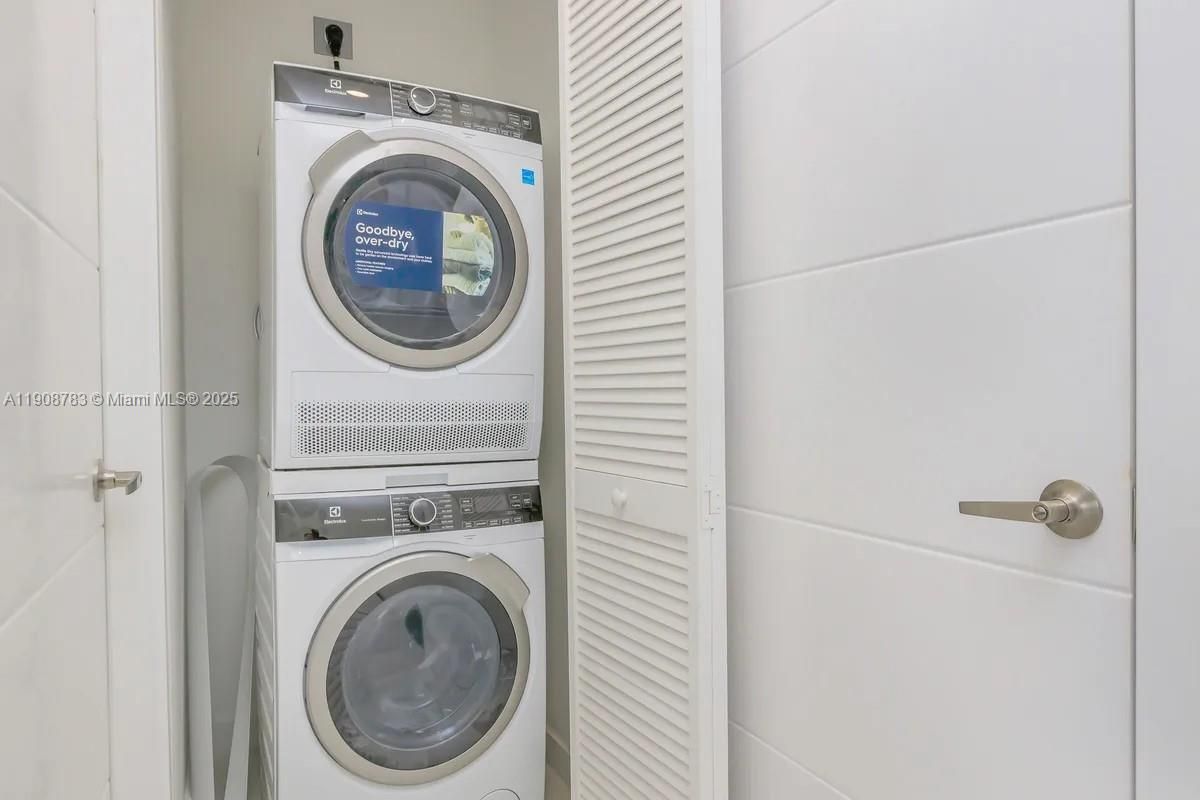 Interior, Utility Closets, Washer