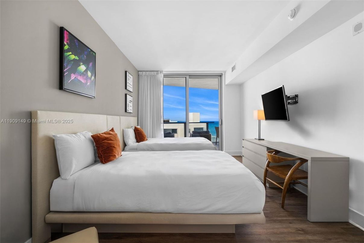 Bedroom, Interior, Water, Wood Texture Flooring