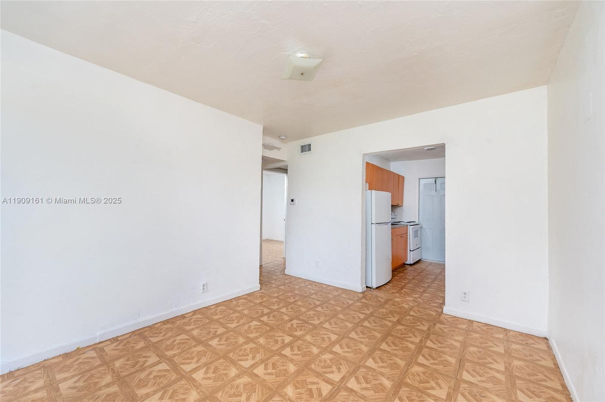 Empty room, Interior, Kitchen