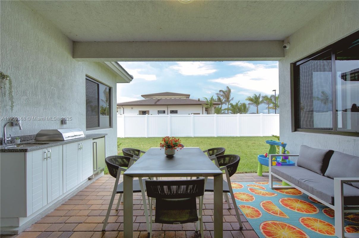 Exterior, Outdoor Kitchen