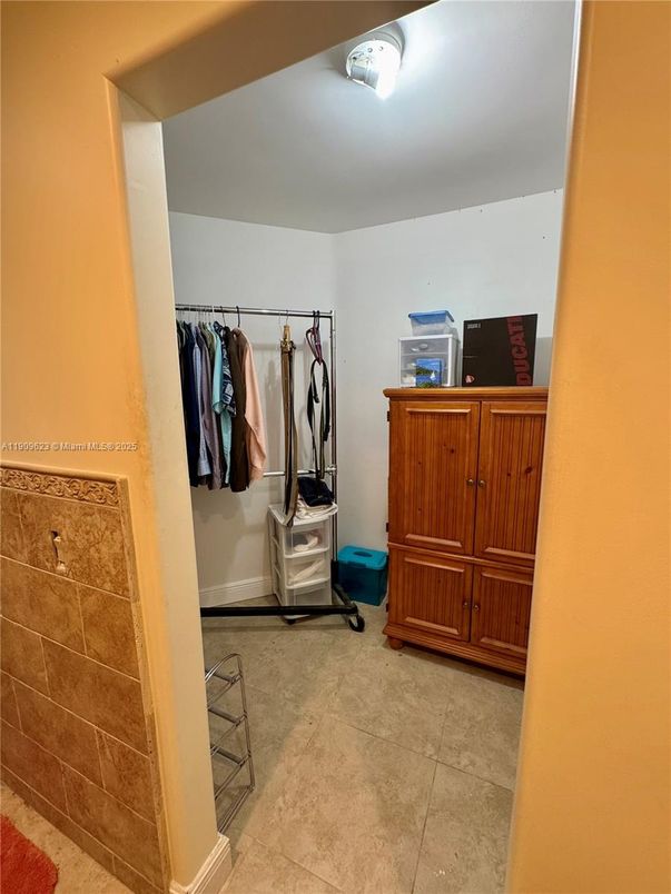 Interior, Walk-in Closets