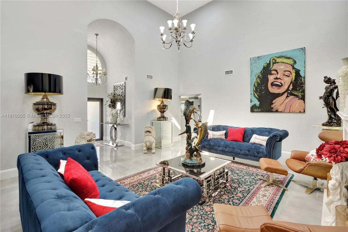 Chandelier, Interior, Living room, Pendant Lights