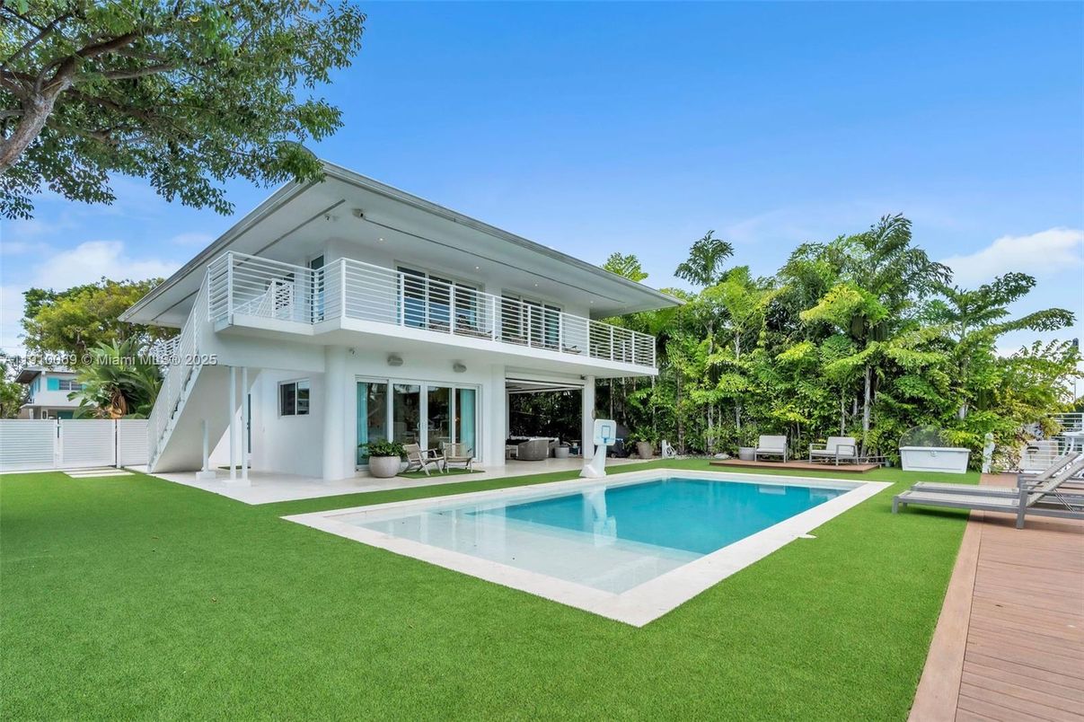 Backyard, Exterior, Pool