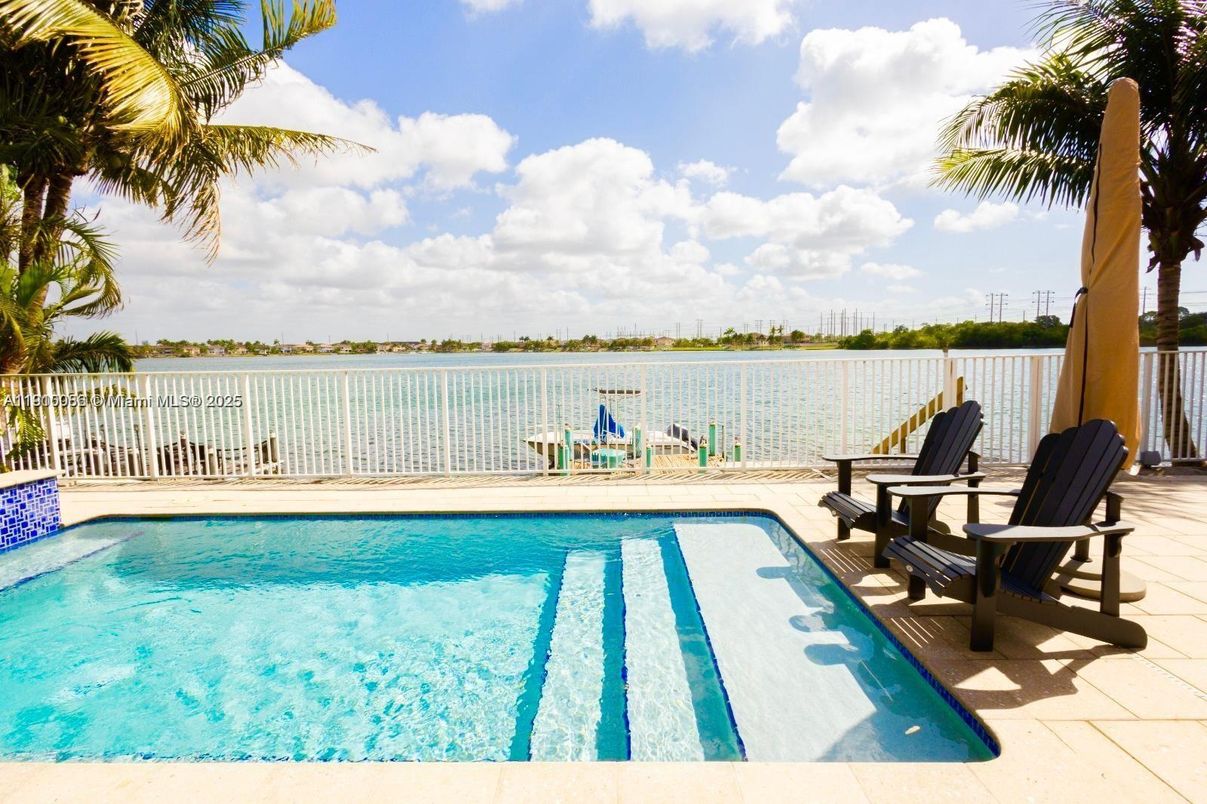 Exterior, Pool, Water