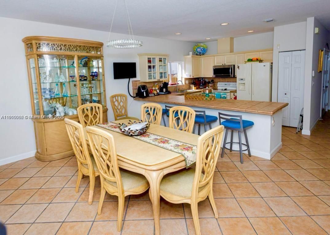 Dining room, Interior, Kitchen, Pendant Lights, Recessed Lighting