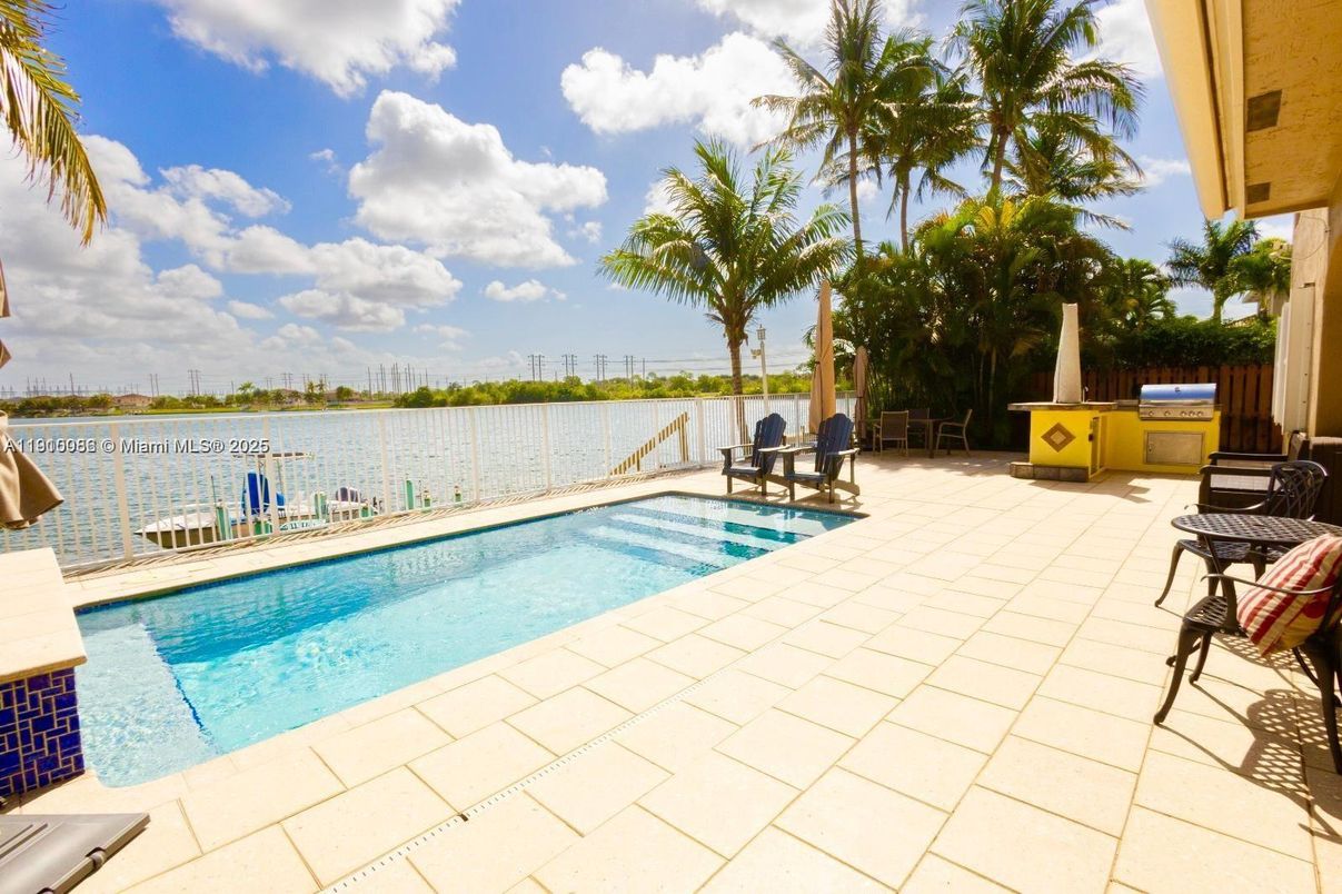 Exterior, Outdoor Kitchen, Pool, Water