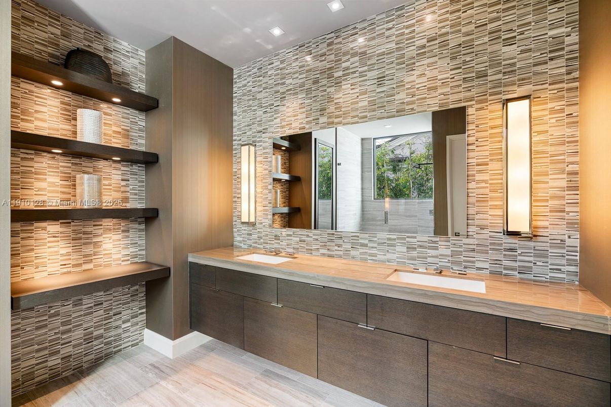 Bathroom, Interior, Recessed Lighting, Wood Texture Flooring