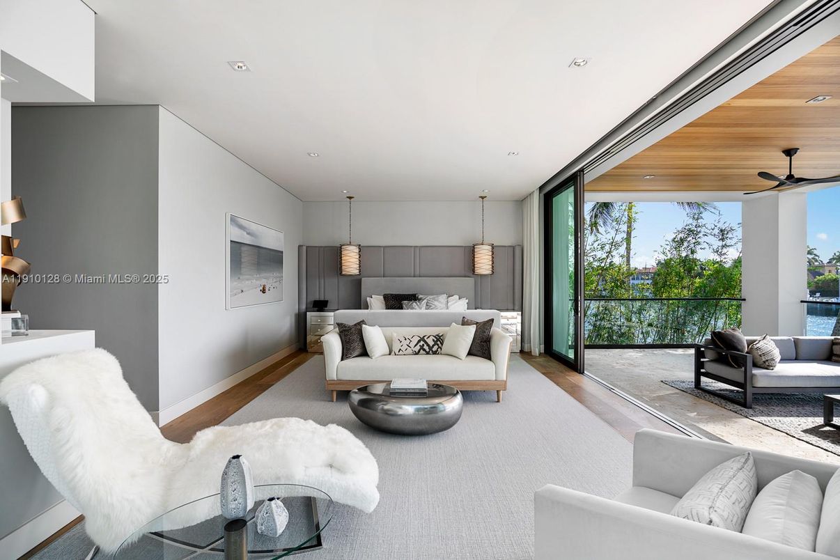 Interior, Living room, Pendant Lights, Recessed Lighting, Wooden Ceilings, Wood Texture Flooring