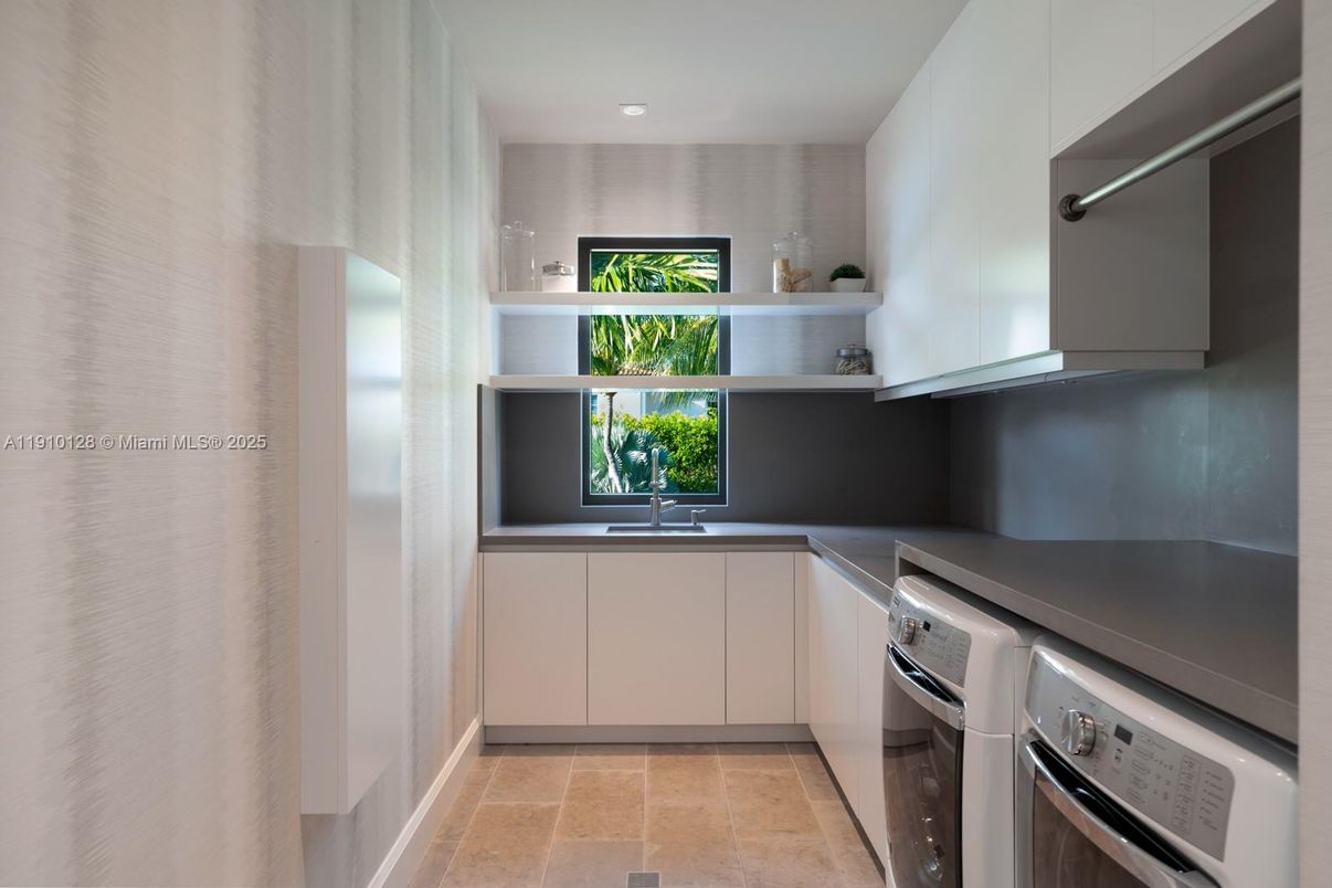 Interior, Recessed Lighting, Washer