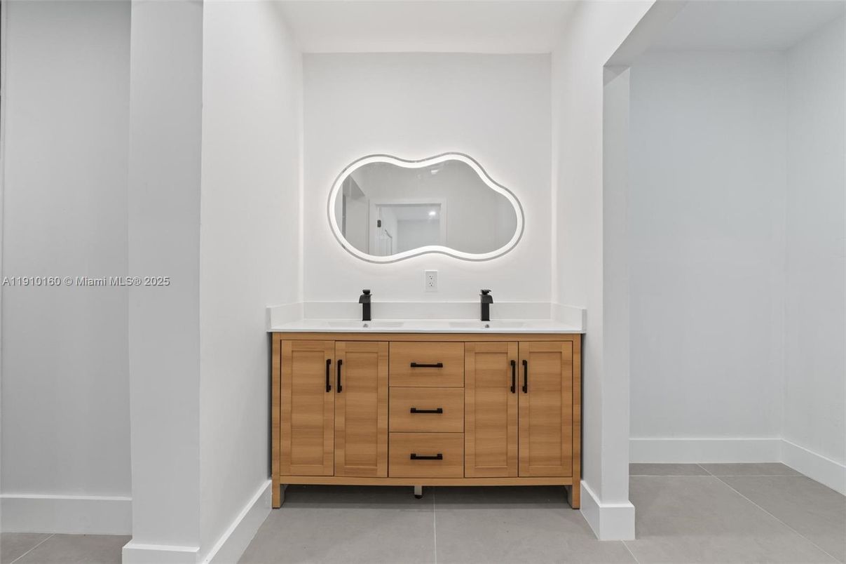 Bathroom, Dual Sink Vanities, Interior