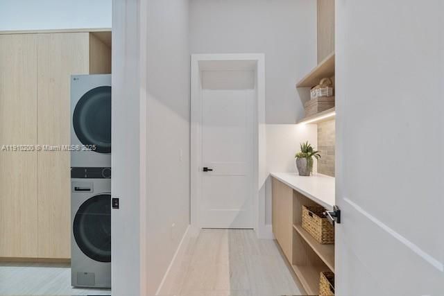 Interior, Utility Closets, Washer, Wood Texture Flooring