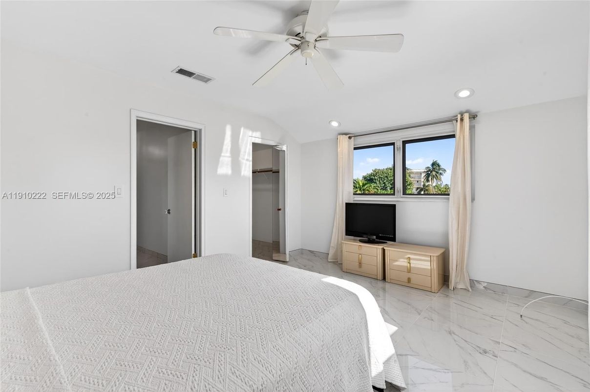 Bedroom, Interior, Marble, Recessed Lighting