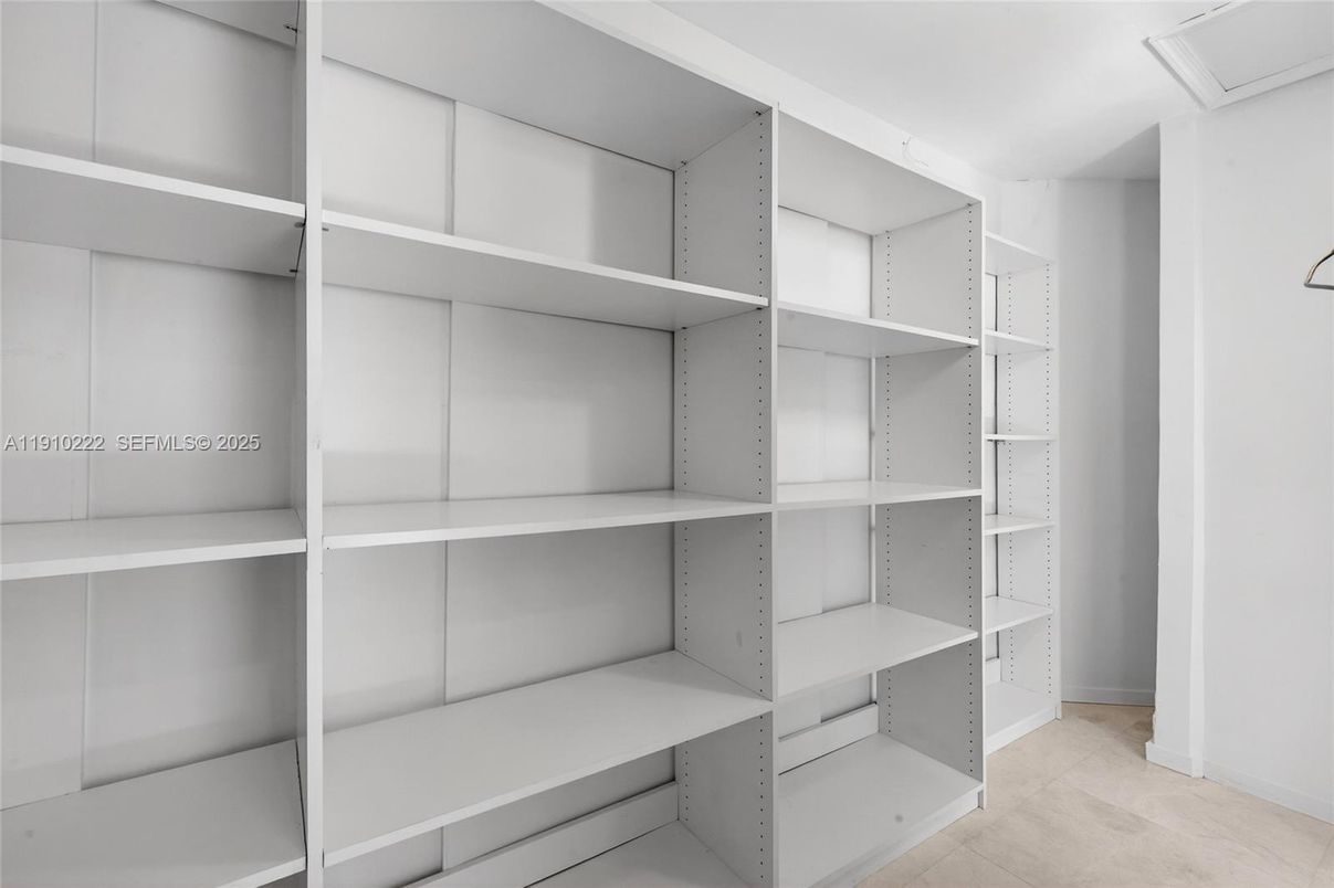 Interior, Walk-in Closets