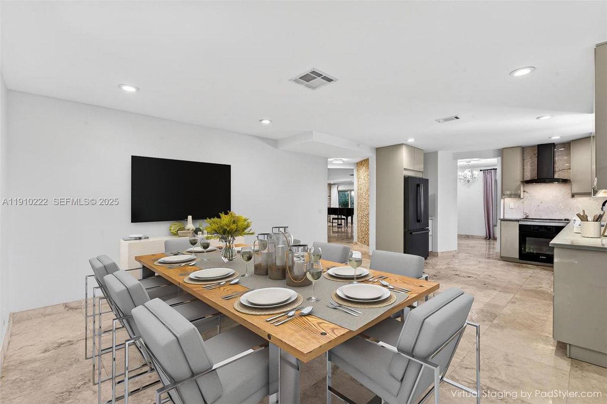 Dining room, Interior, Kitchen, Recessed Lighting