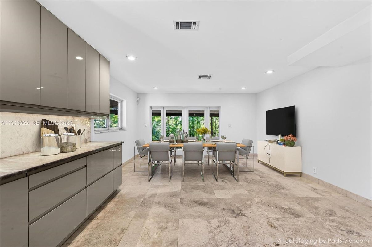 Dining room, Interior, Recessed Lighting