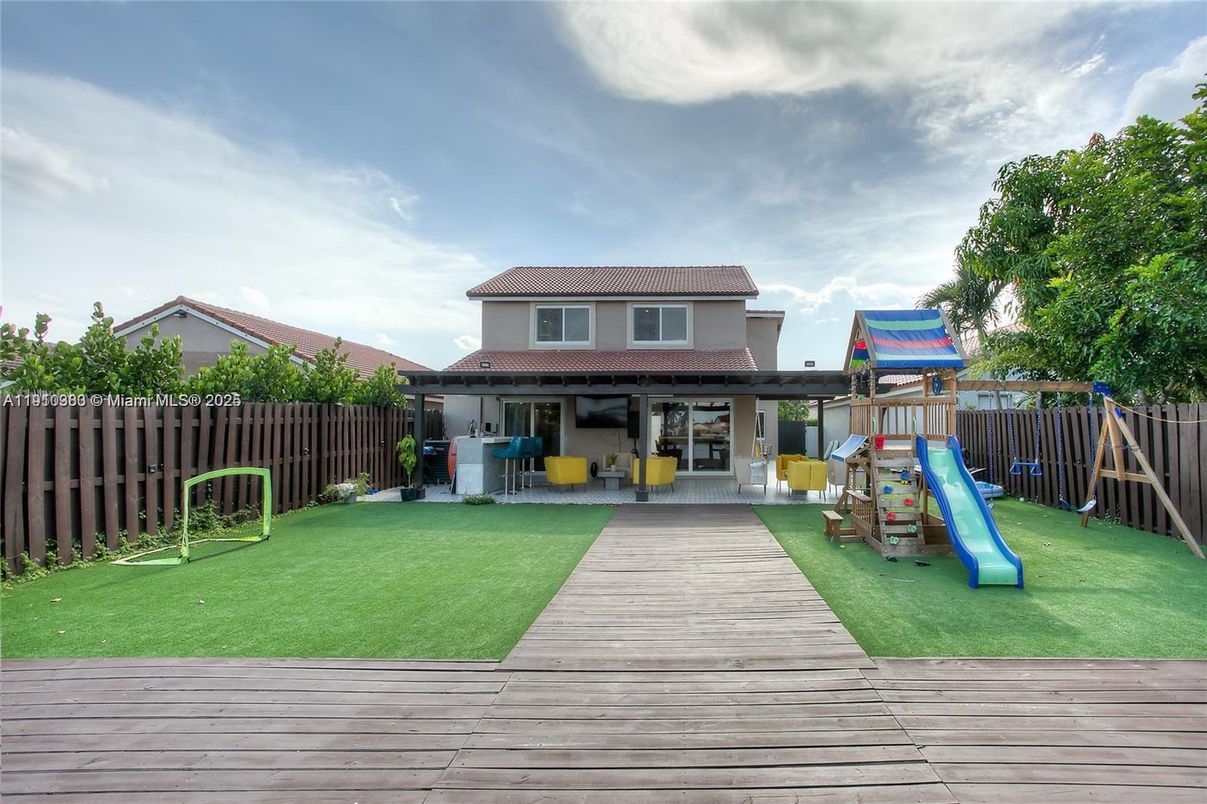 Backyard, Exterior, Playground