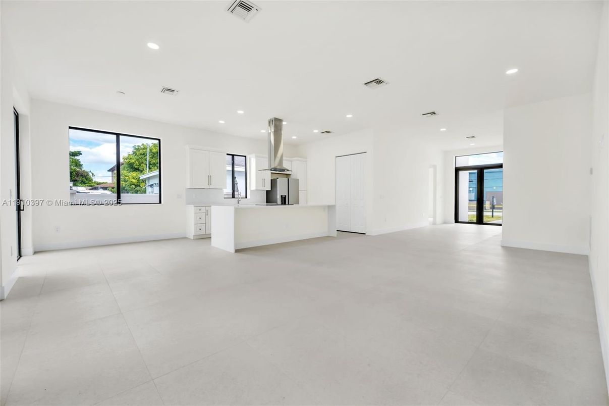 Empty room, Interior, Kitchen, Recessed Lighting