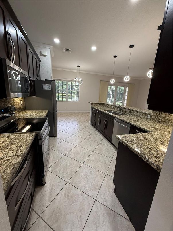 Interior, Kitchen, Pendant Lights, Recessed Lighting