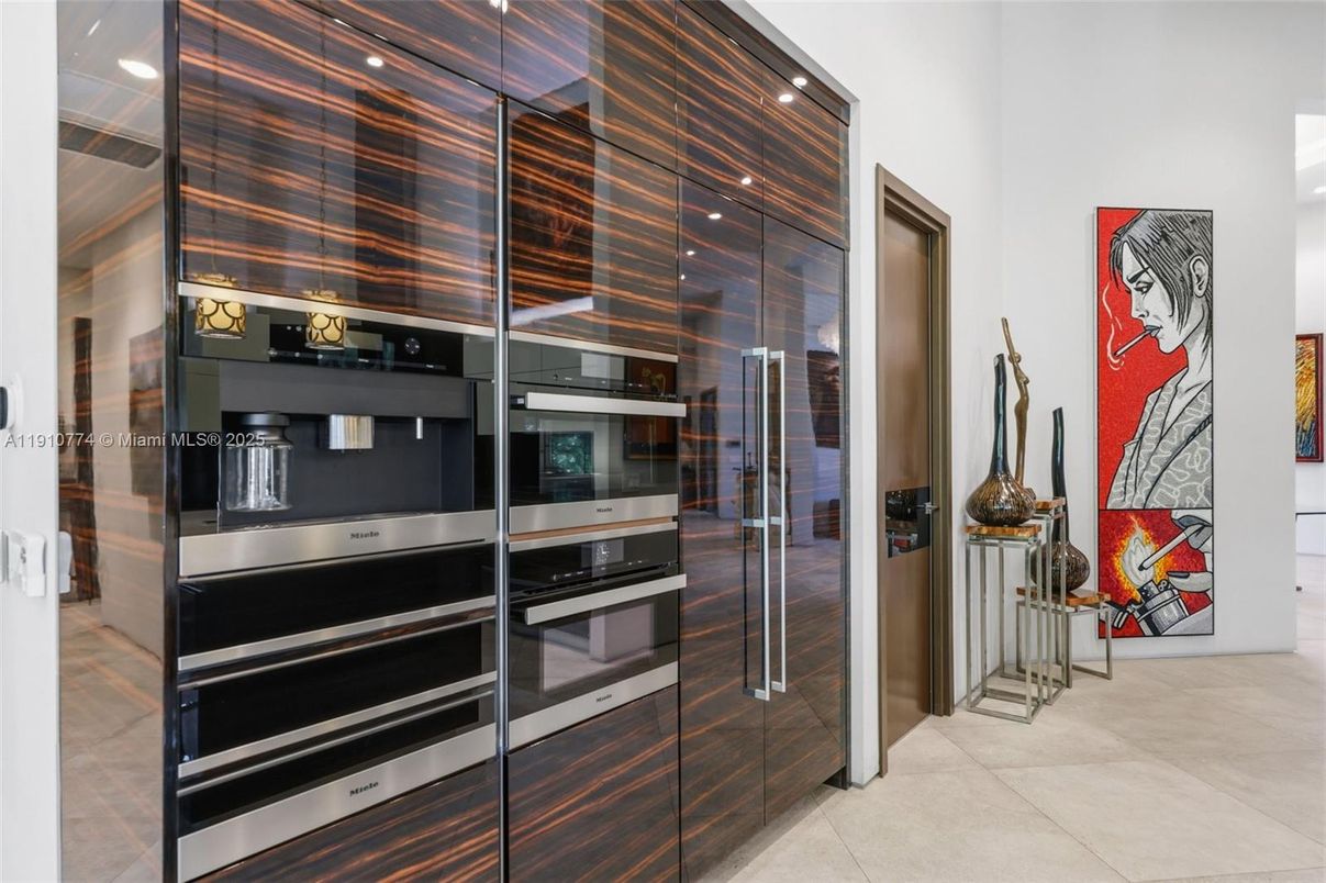 Interior, Kitchen, Stainless Steel Appliances