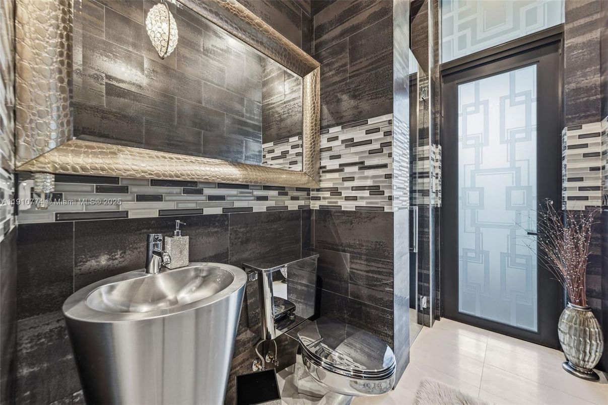 Bathroom, Interior, Pendant Lights