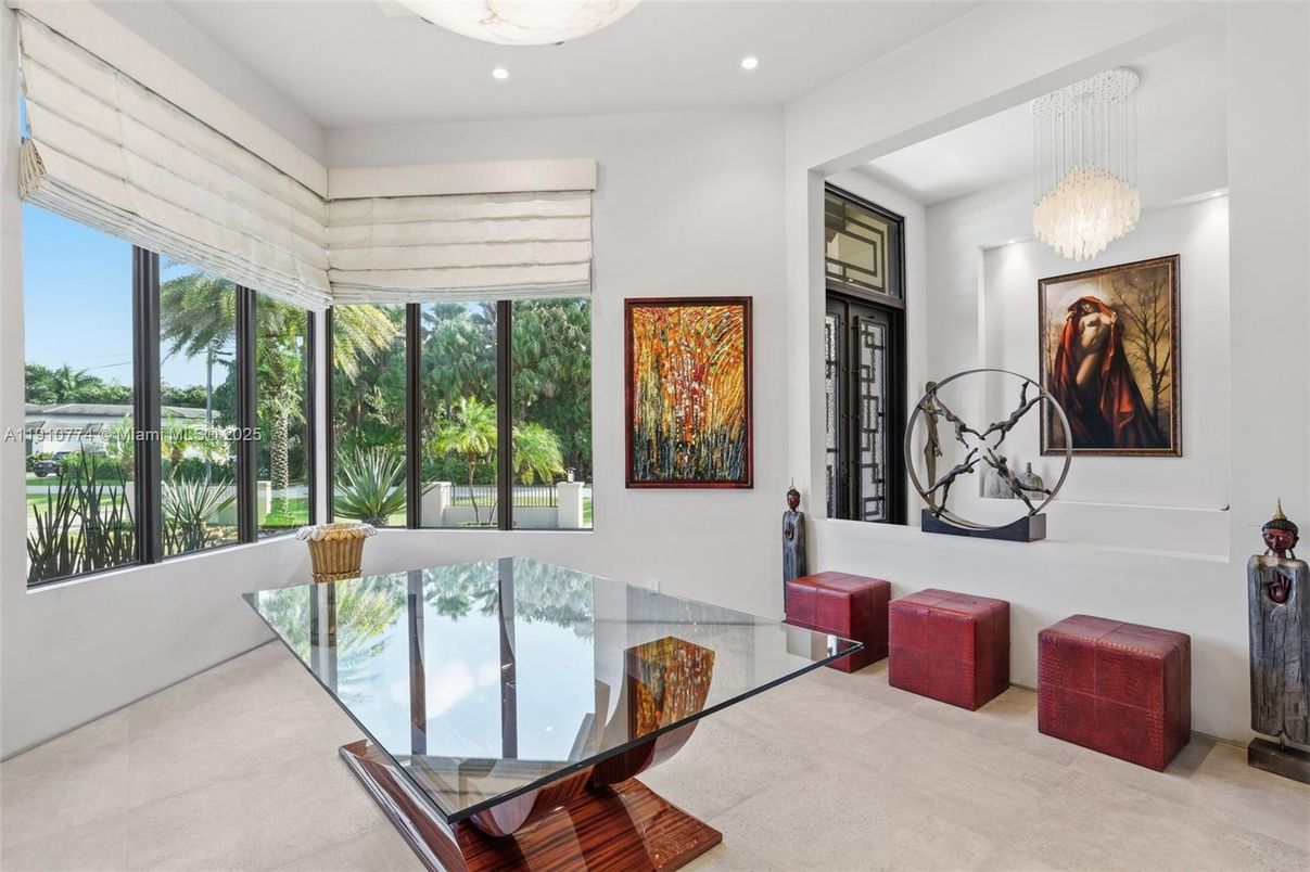 Dining room, Interior, Pendant Lights, Recessed Lighting
