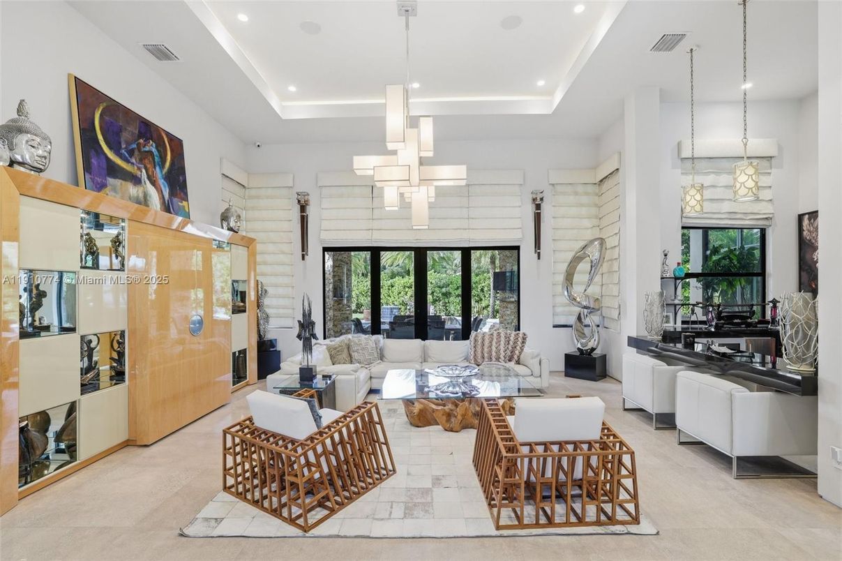 Interior, Living room, Pendant Lights, Recessed Lighting