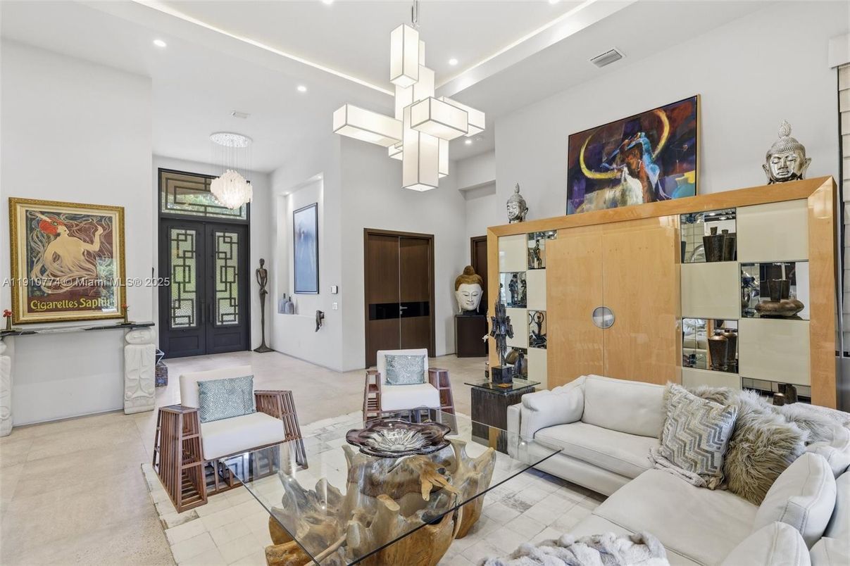 Interior, Living room, Pendant Lights, Recessed Lighting