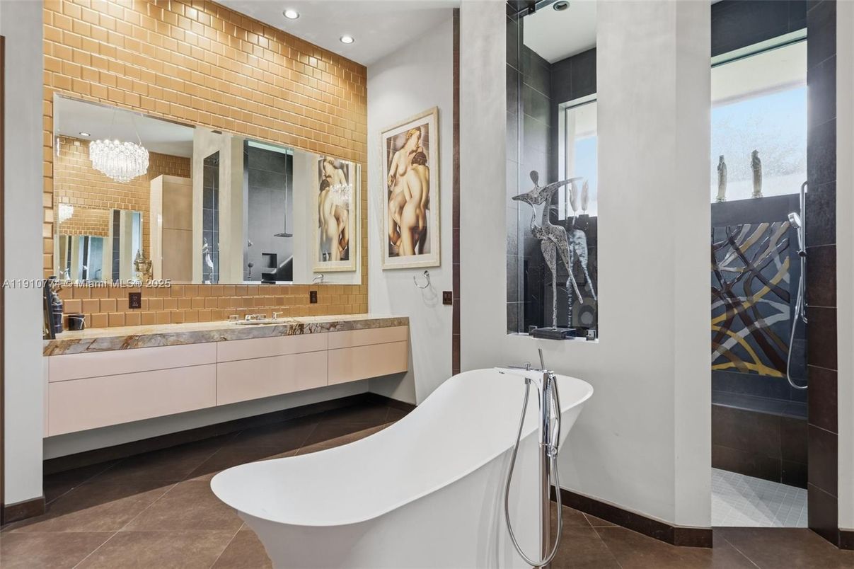 Bathroom, Chandelier, Free Standing Baths, Interior, Recessed Lighting