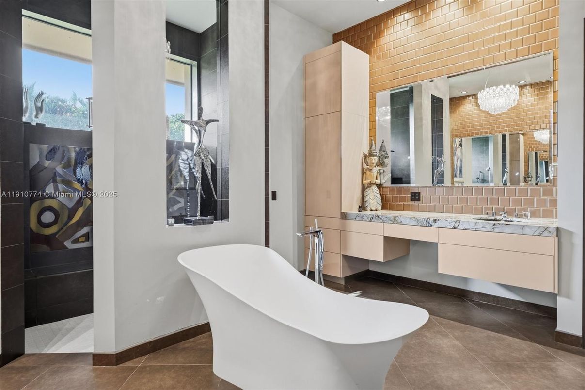Bathroom, Free Standing Baths, Interior, Recessed Lighting