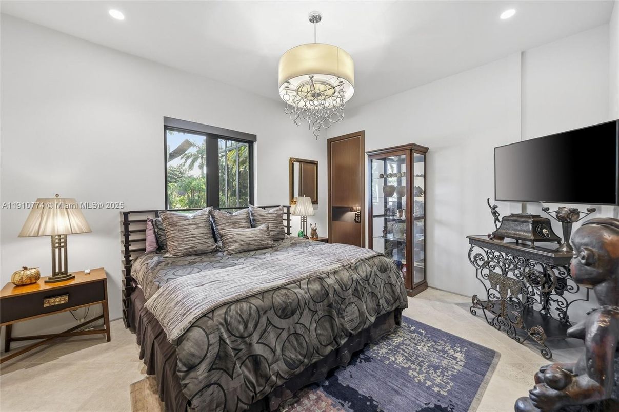 Bedroom, Chandelier, Interior, Recessed Lighting