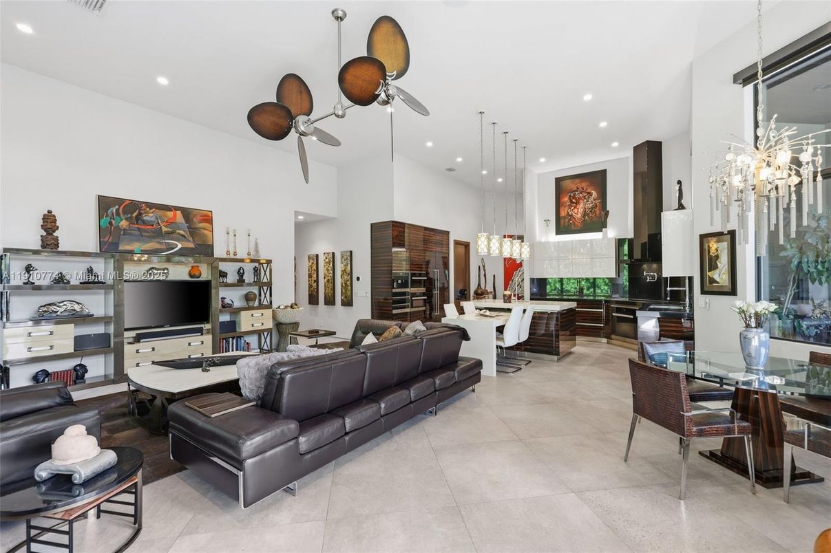 Dining room, Interior, Living room, Pendant Lights, Recessed Lighting