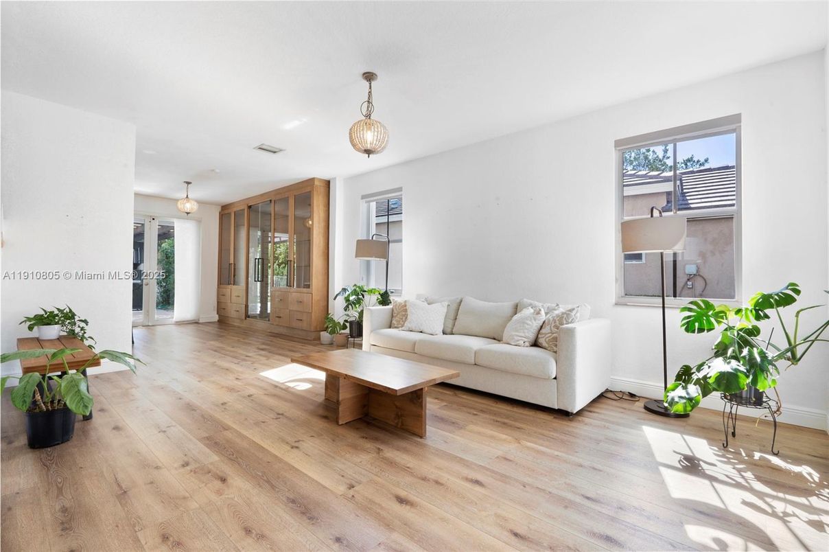 Interior, Living room, Pendant Lights, Wood Texture Flooring