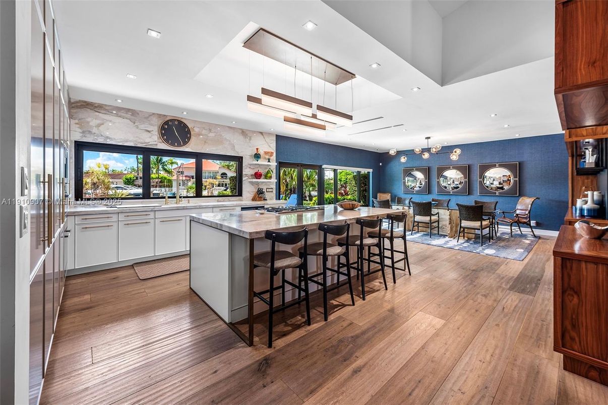 Dining room, Interior, Kitchen, Pendant Lights, Recessed Lighting, Wood Texture Flooring