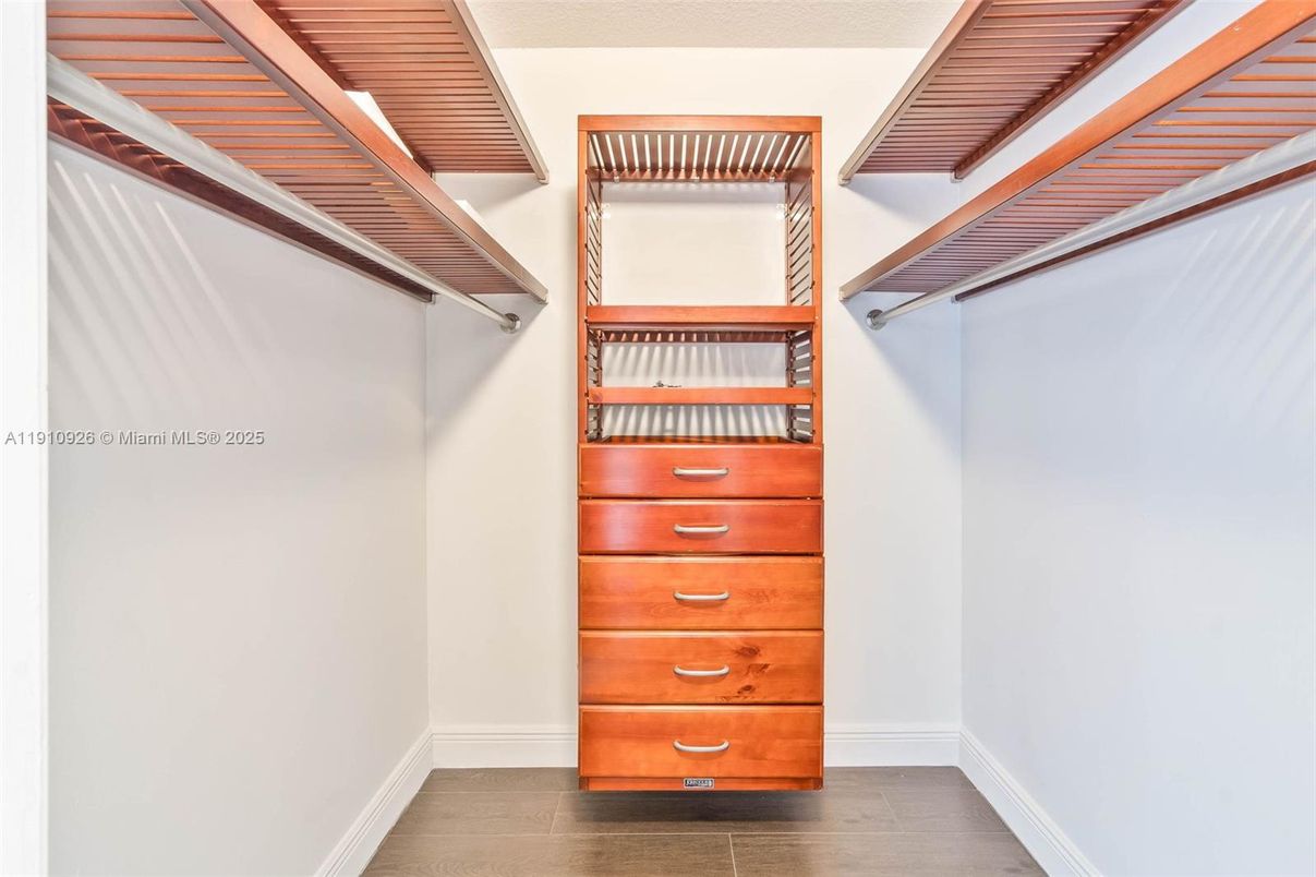 Interior, Walk-in Closets, Wood Texture Flooring