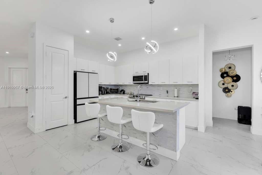 Interior, Kitchen, Marble, Pendant Lights, Recessed Lighting