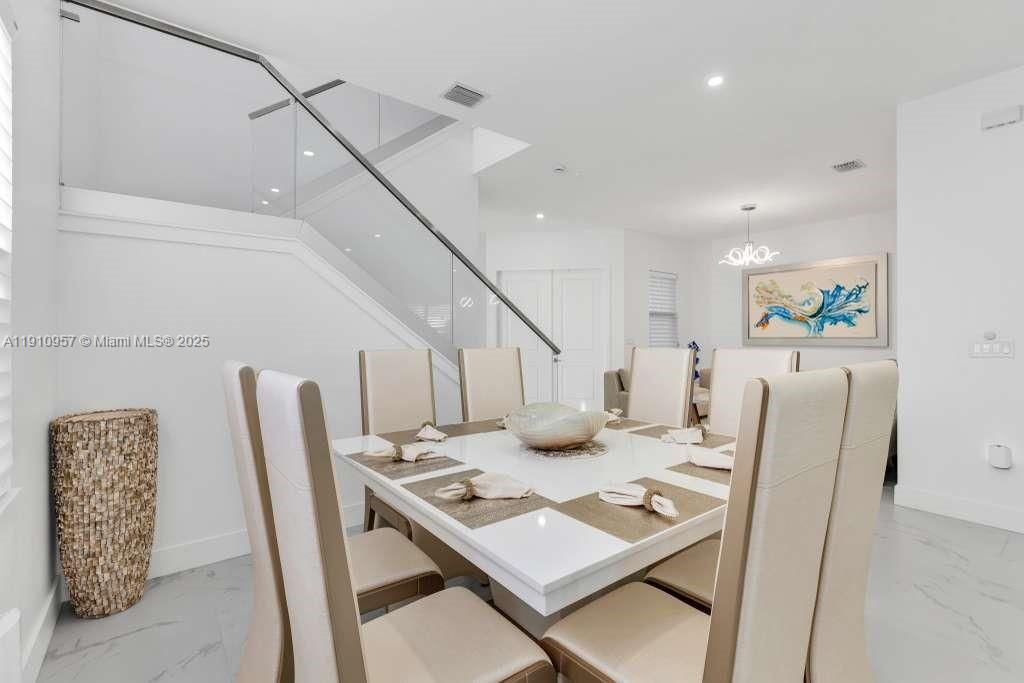 Chandelier, Dining room, Interior, Marble, Pendant Lights, Recessed Lighting